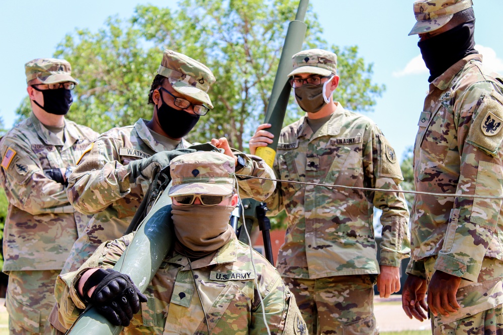 HHC, 11th ECAB Soldiers Prepare Antenna During Extended Combat Training