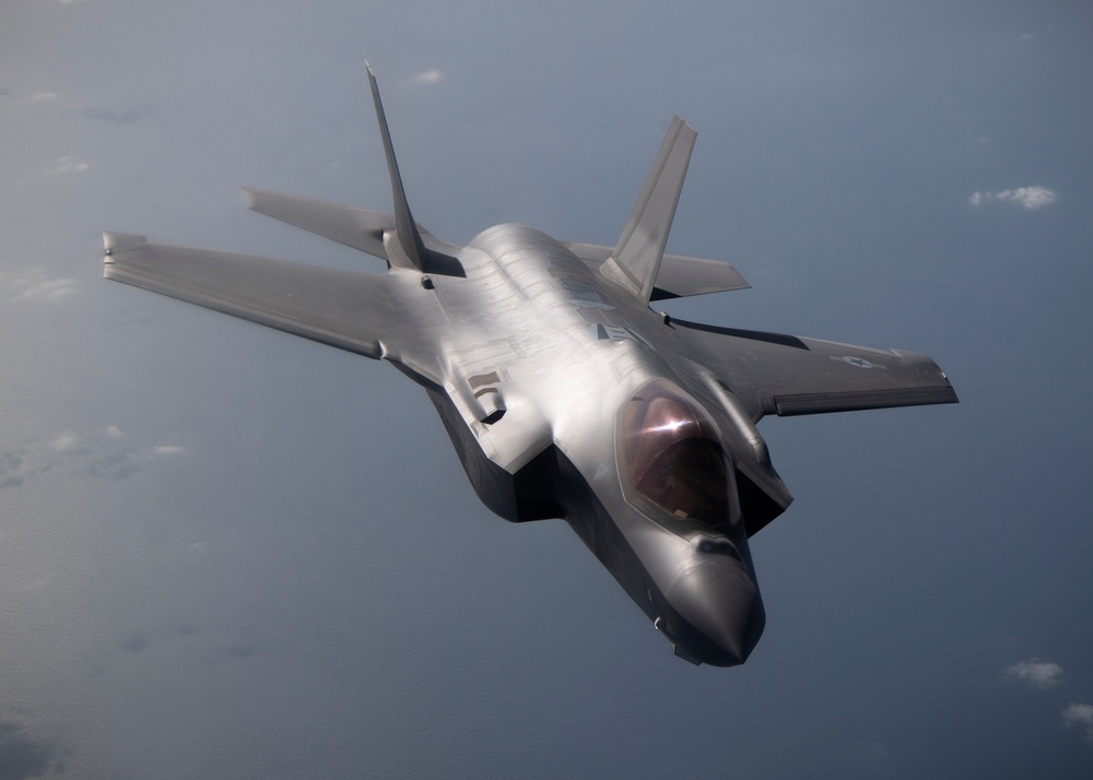 340th EARS refuels F-35s