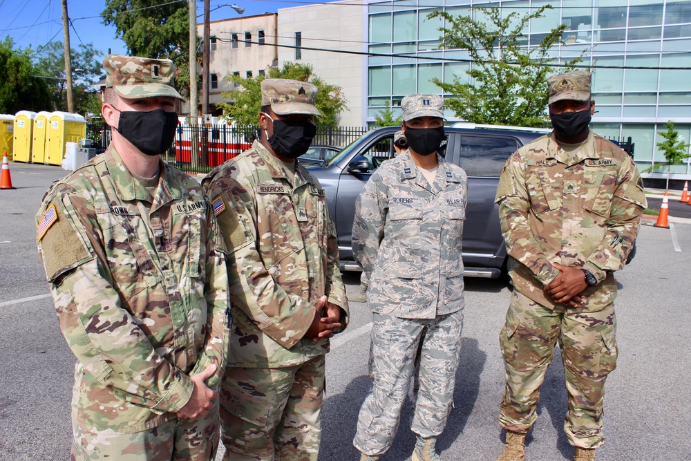 Guard members support free COVID-19 testing