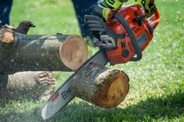 Hurricane Ready: firefighters provide chain saw training