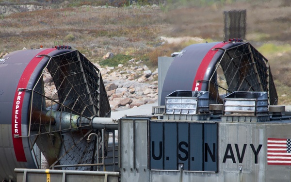 15th MEU Marines, Sailors load up, transport to USS Somerset