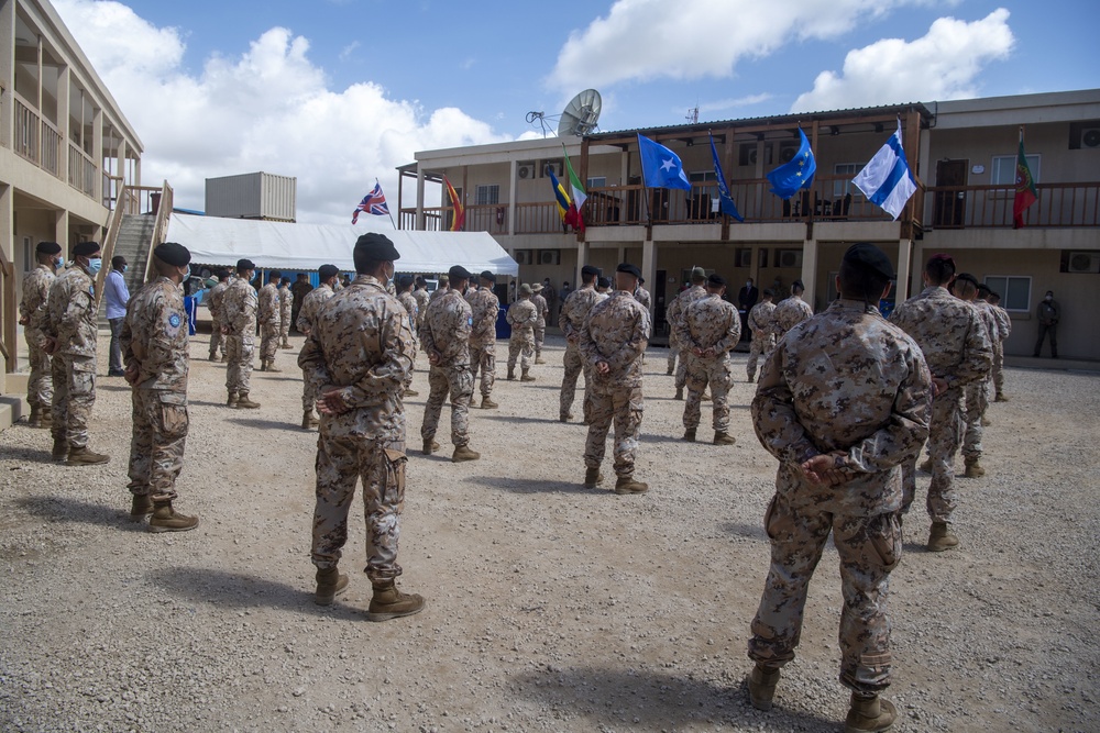 Major General Lapthe Flora visits Mogadishu