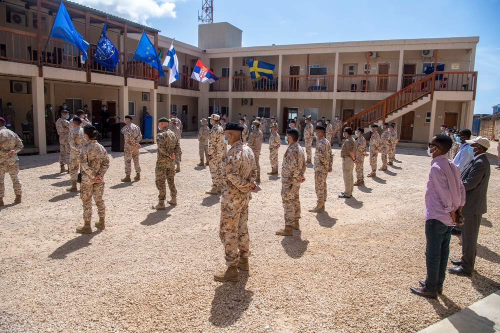Major General Lapthe Flora visits Mogadishu