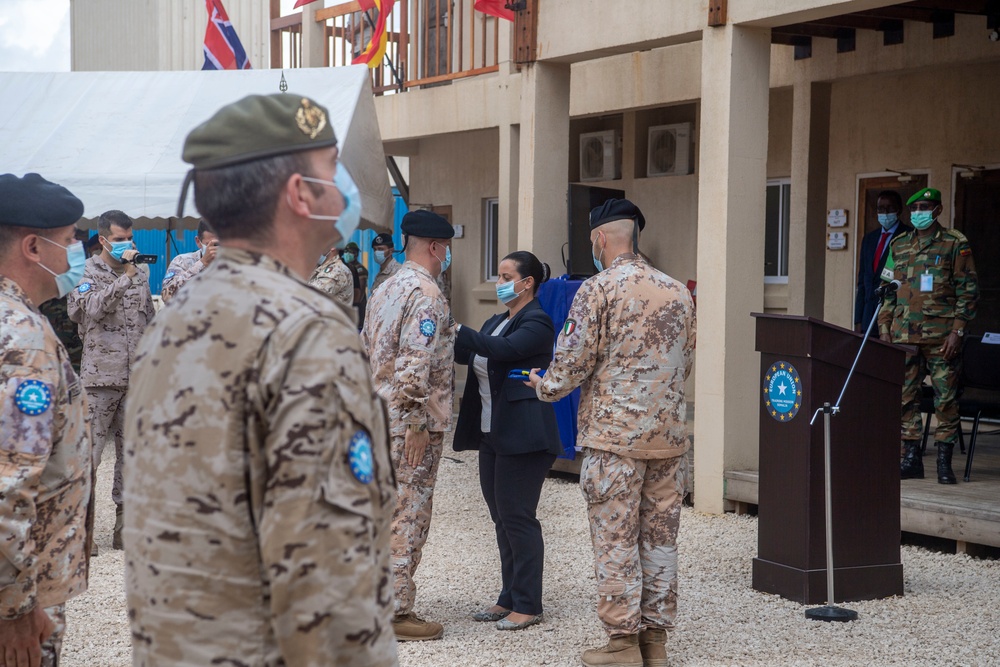 Major General Lapthe Flora visits Mogadishu