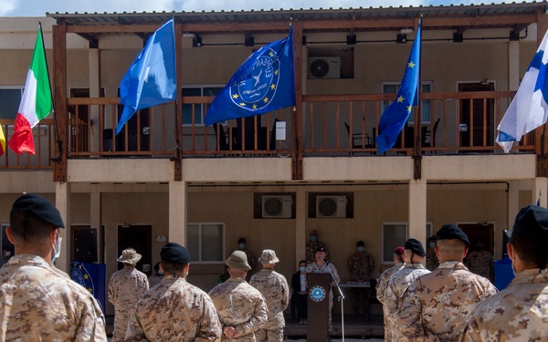 Major General Lapthe Flora visits Mogadishu