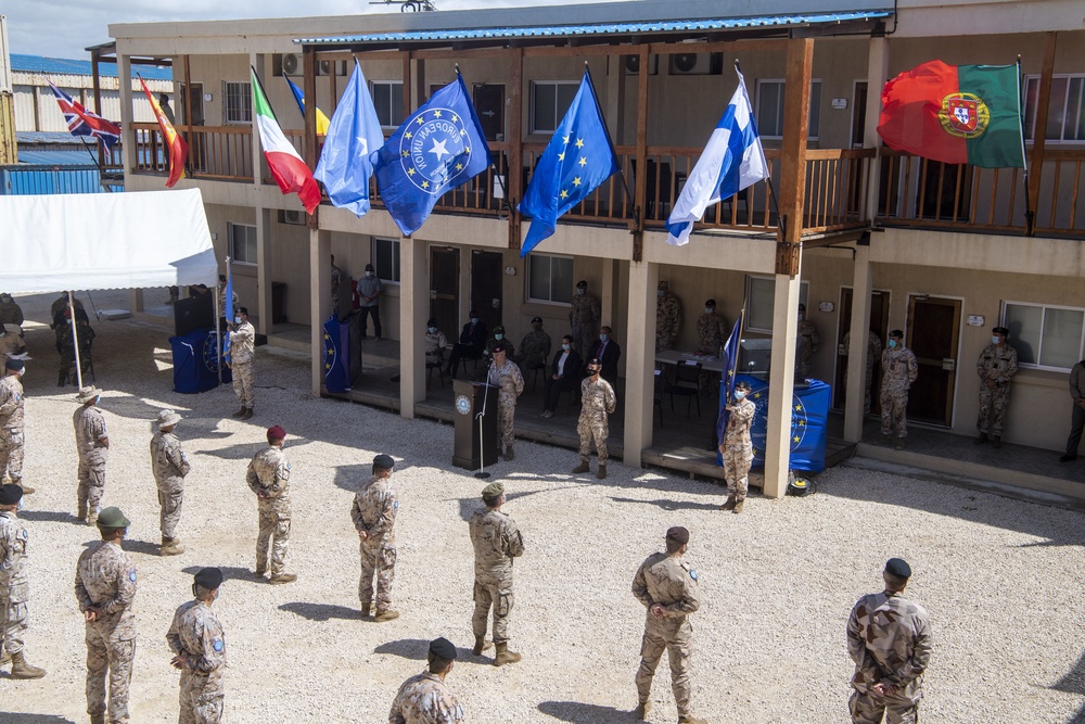 Major General Lapthe Flora visits Mogadishu