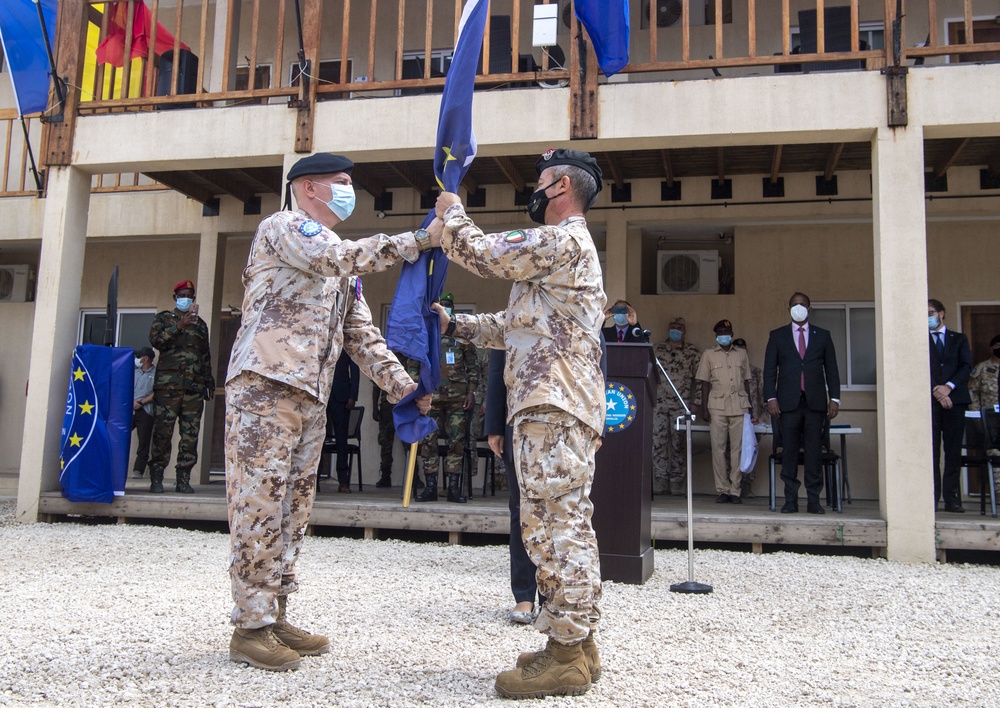 Major General Lapthe Flora visits Mogadishu