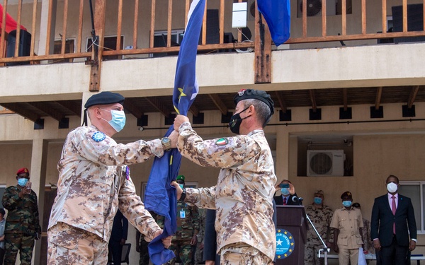 Major General Lapthe Flora visits Mogadishu