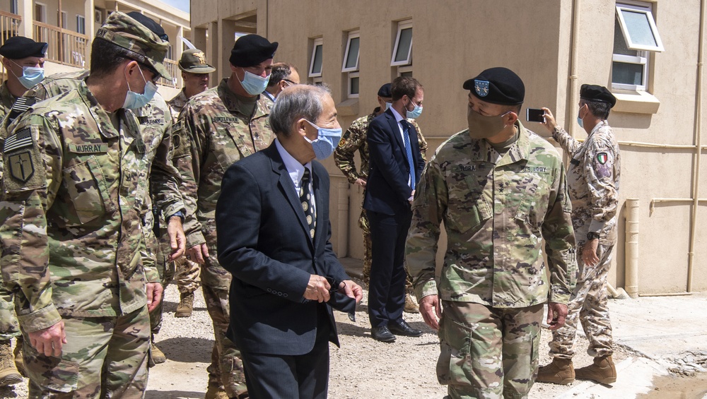 Major General Lapthe Flora visits Mogadishu