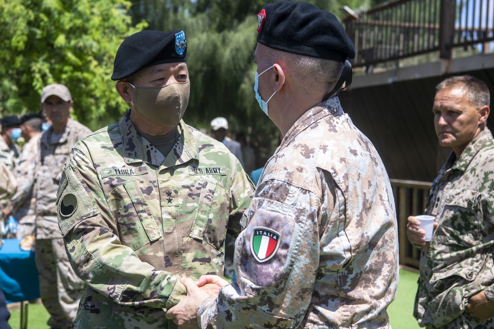Major General Lapthe Flora visits Mogadishu