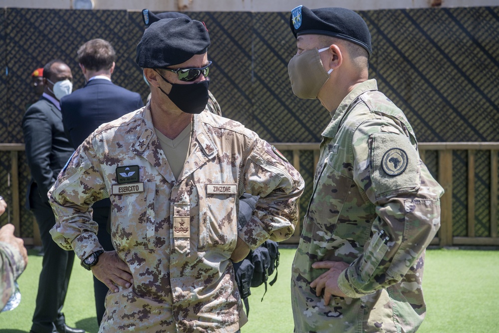 Major General Lapthe Flora visits Mogadishu