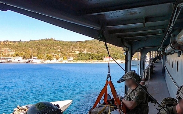 U.S. Navy special operators practice VBSS exercises with Hellenic Navy