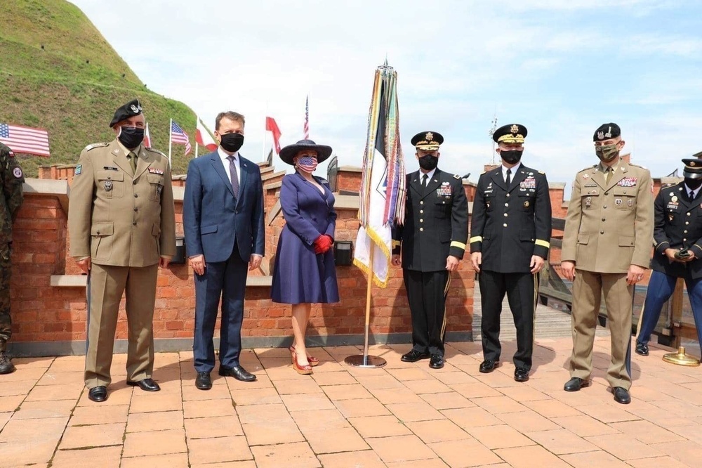 V Corps flag unfurled, commanding general promoted