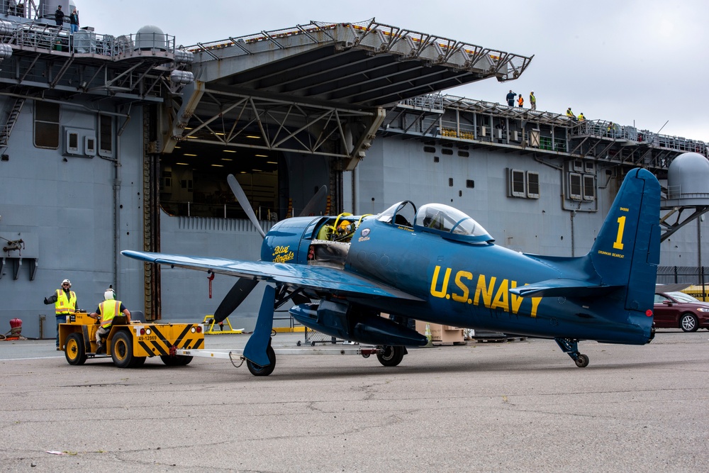 Warbirds Arrive in San Diego