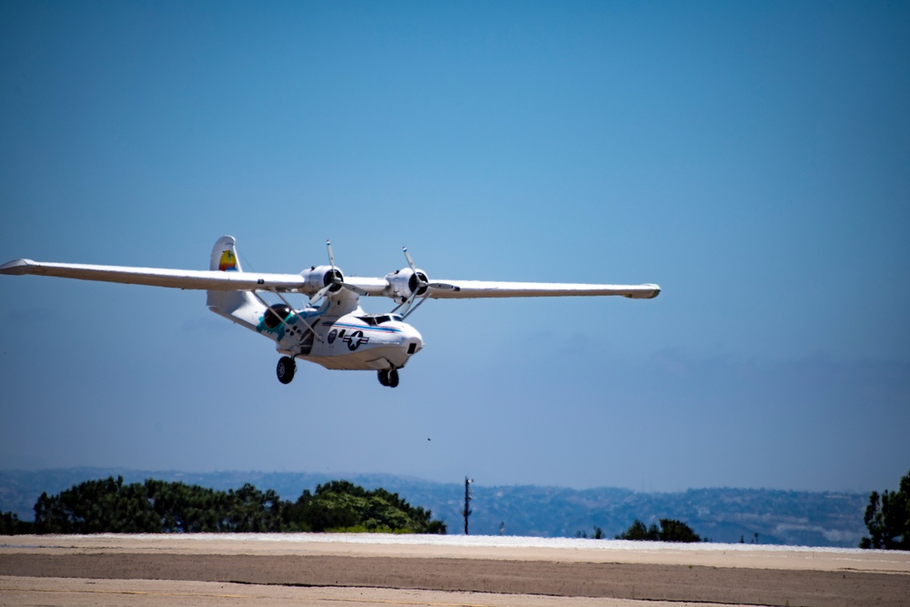 Warbirds Arrive in San Diego