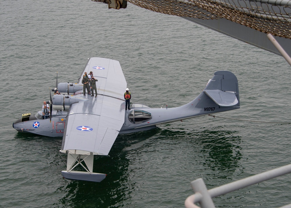 Warbirds Onloaded Aboard USS Essex