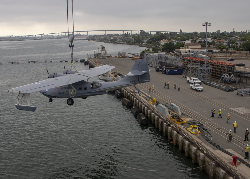 Warbirds Onloaded Aboard USS Essex