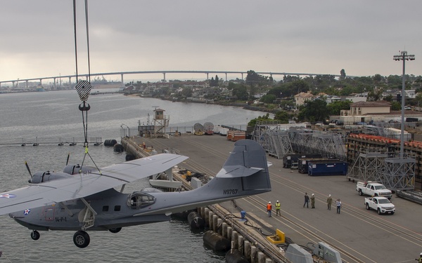 Warbirds Onloaded Aboard USS Essex