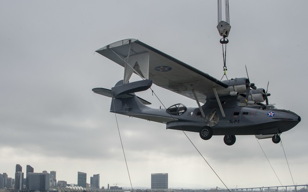 Warbirds Onloaded Aboard USS Essex