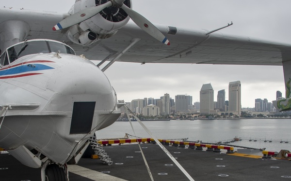 Warbirds Onloaded Aboard USS Essex