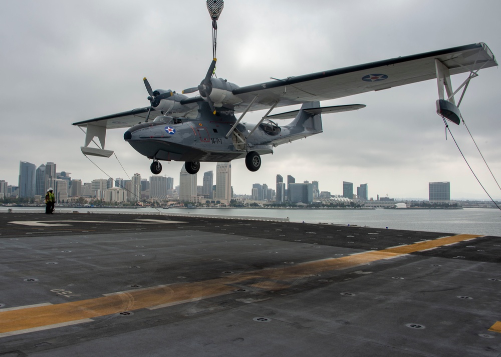 Warbirds Onloaded Aboard USS Essex