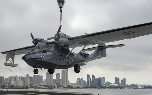 Warbirds Onloaded Aboard USS Essex