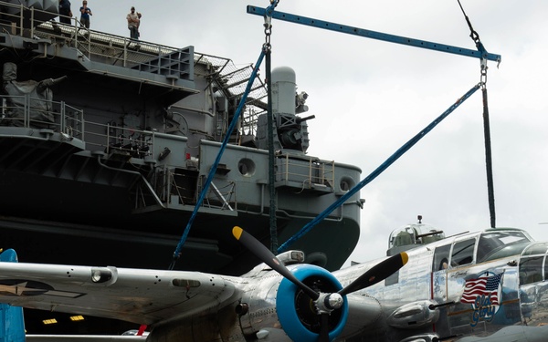 &quot;Warbirds&quot; Arrive In Pearl Harbor