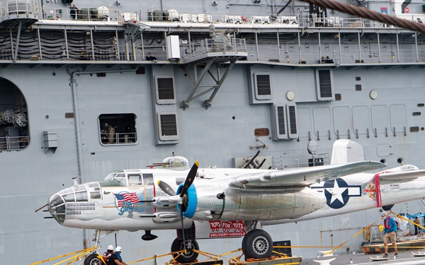 &quot;Warbirds&quot; Arrive in Pearl Harbor