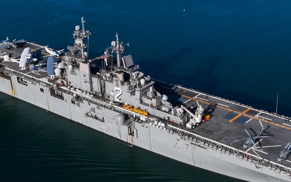 Warbirds arrive in Pearl Harbor