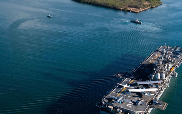 Warbirds arrive in Pearl Harbor