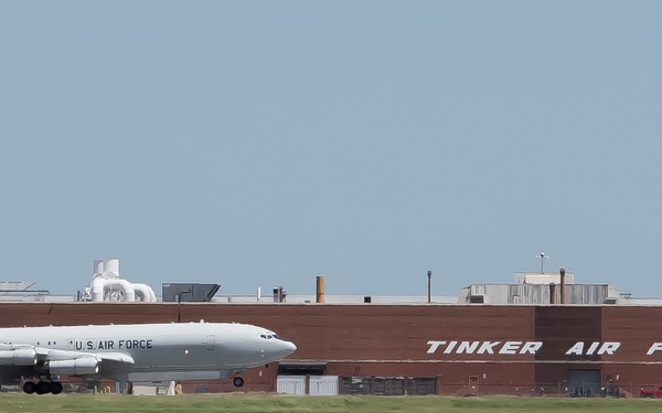 E-8 JSTAR visits Tinker