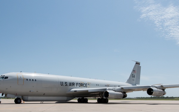 E-8 JSTAR visits Tinker