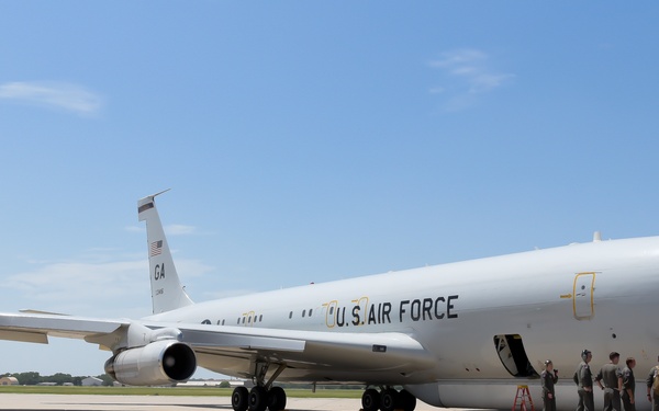 E-8 JSTAR visits Tinker