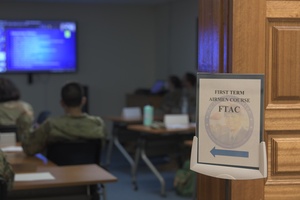 Chevrons - Ep 008 - King of Diamonds, Ace of Mentors