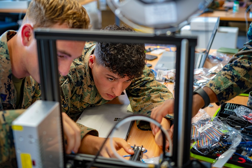 A Screen Come True - Marines, ADF Take 3D Printing Class