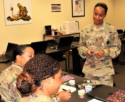 Master Sgt. Tew Wins TRADOC Army Reserve Instructor of the Year 2020