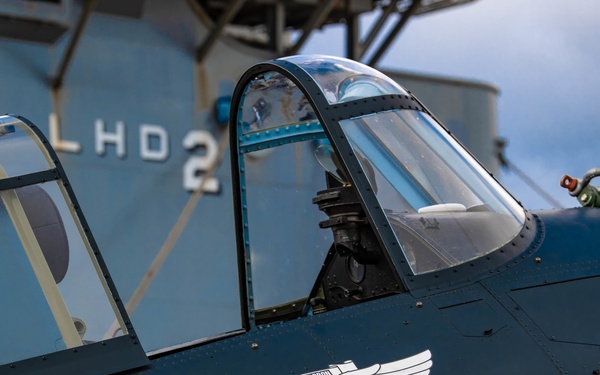 &quot;Warbirds&quot; Arrive in Pearl Harbor