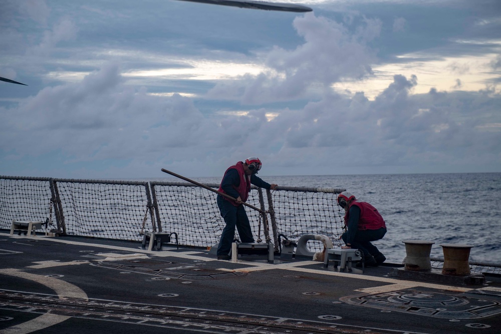USS Mustin Conducts Flight Quarters