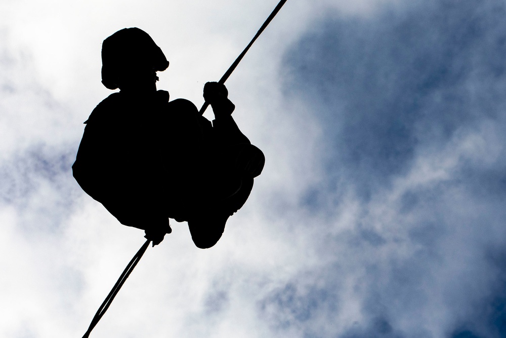 4th Force, MAG-24, 3rd Radio conduct rappelling training