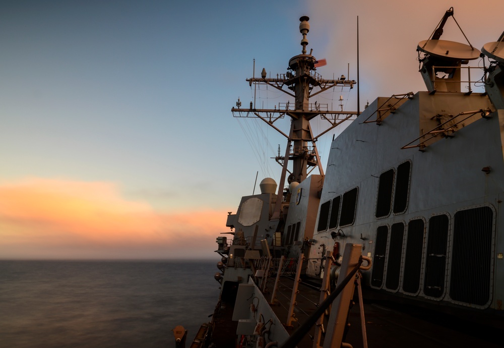 USS Chung-Hoon Underway