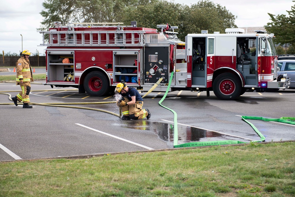 DVIDS - Images - 423rd CES firefighters exercise readiness [Image 6 of 20]