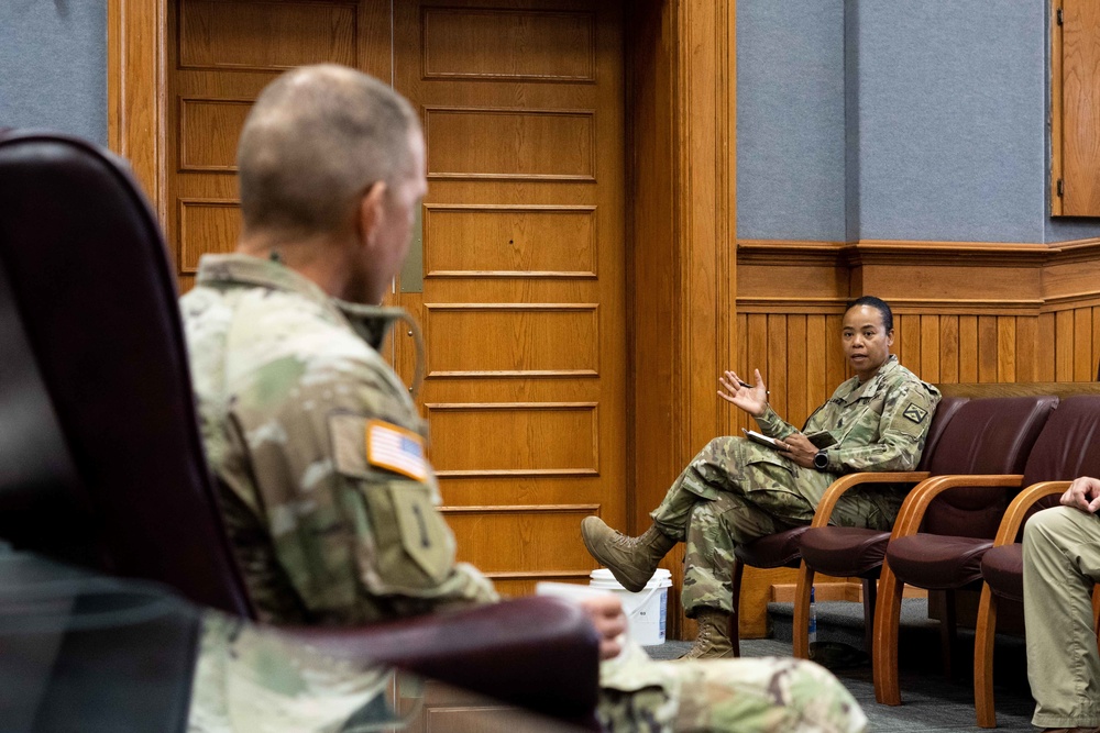 Sergeant Major of the Army visits Fort Leavenworth