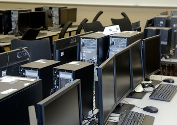 To help develop robotic combat vehicle, experts at Fort Benning run futuristic computer simulation experiment