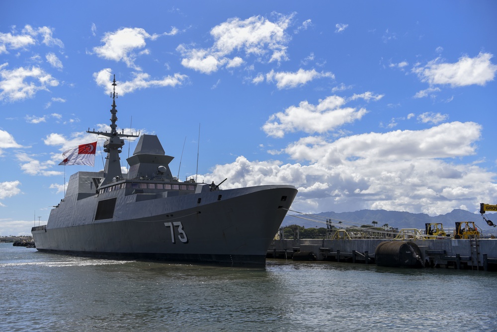 RSS Supreme Arrives in Pearl Harbor