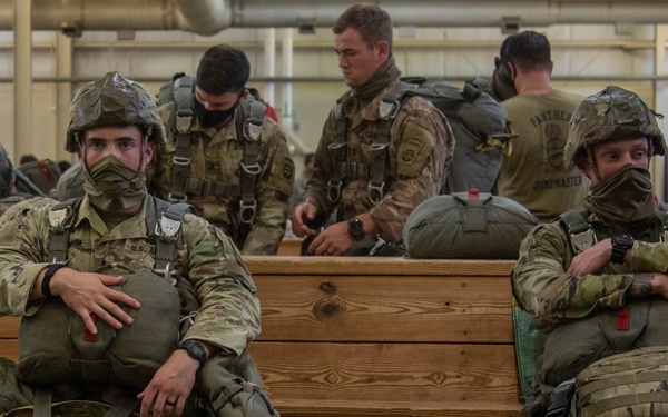 3rd BCT, 82nd Airborne Division Jumps into Exercise Panther Storm