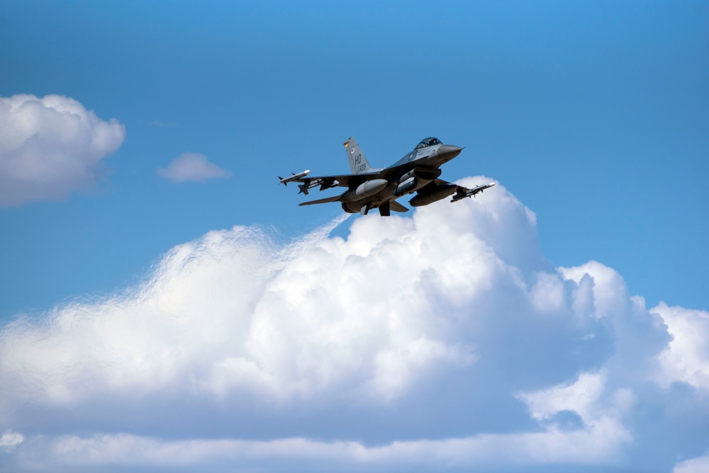 F-16 train over Holloman