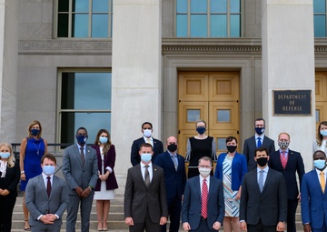 Deputy Defense Secretary Meets with White House Fellows