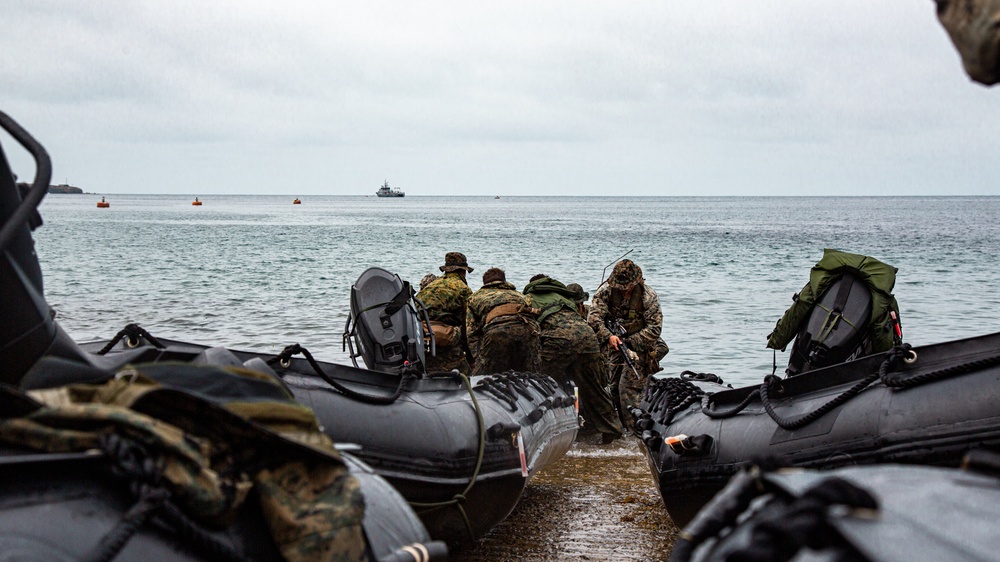 USS San Diego Marines, Sailors conduct small boat raid