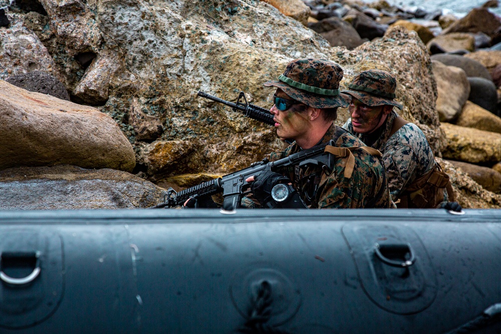 USS San Diego Marines, Sailors conduct small boat raid