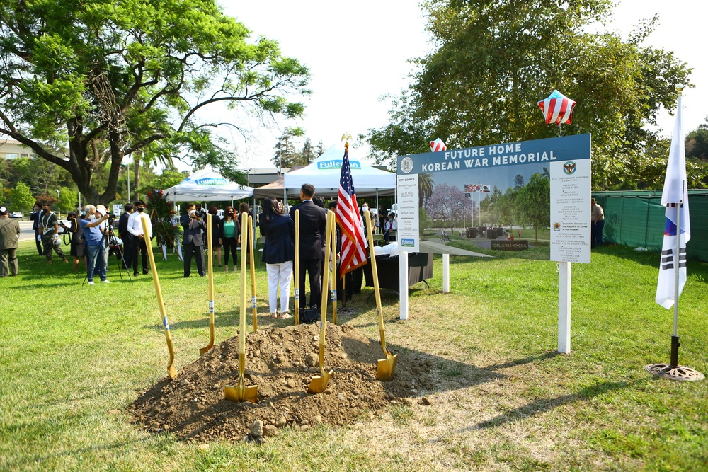 Yeager speaks at Korean War Memorial groundbreaking